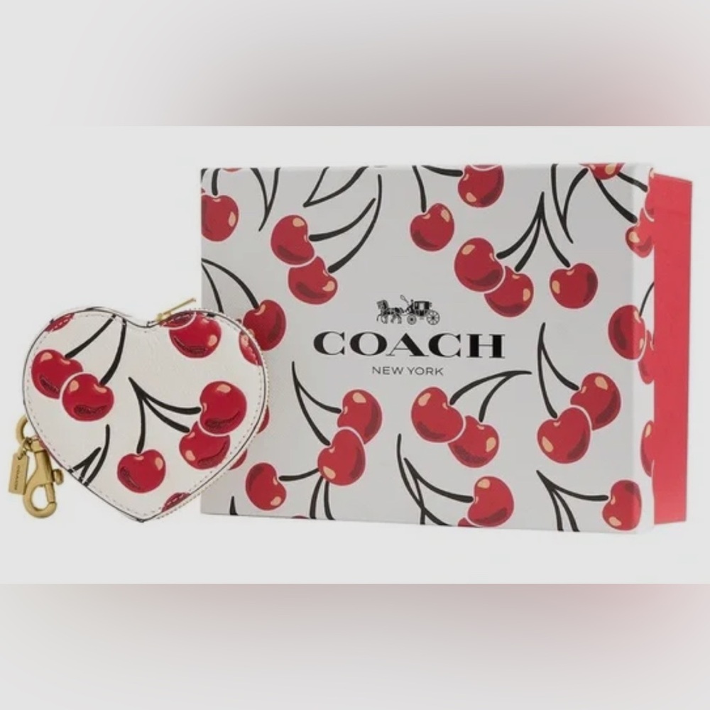 NEW Coach Limited Edition Boxed Leather Heart Coin Purse Chalk w/ Cherry Print
